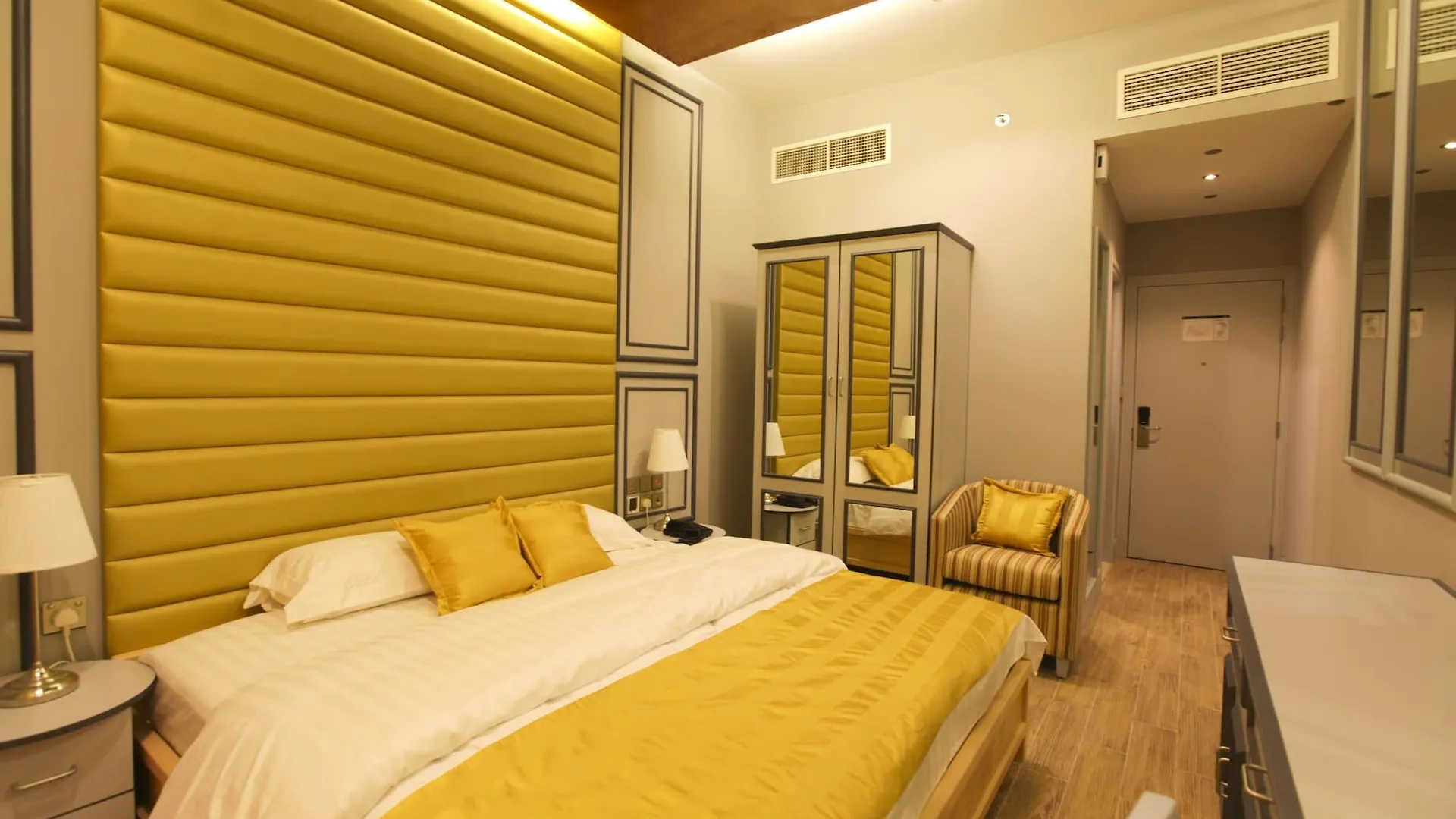 Palette Royal Reflections Hotel And Spa Dubai 4*,  United Arab Emirates