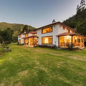 casa-quito.hotelsquito.com/